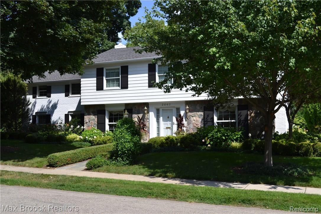 2640 Amberly Road Bloomfield Hills, MI 48301 - Photo 1 of 29 DSC_0402.JPG
