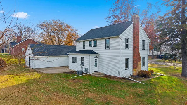 $270,000 | 752 2nd Street North, Brownton, MN 55312