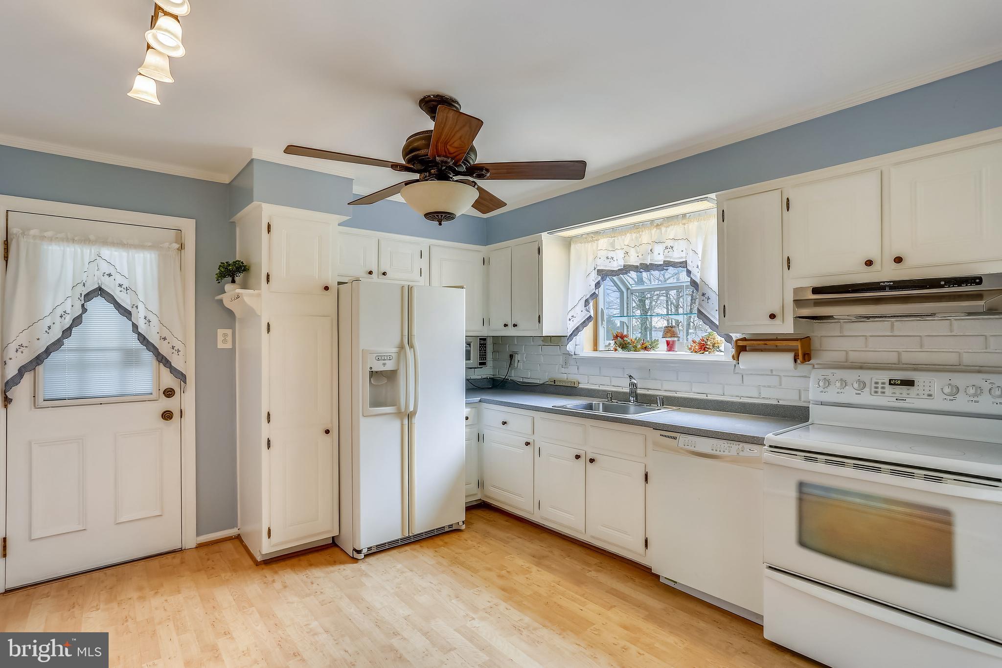11814 Randy Lane Laurel, MD 20708 - Photo 2 of 27 Kitchen