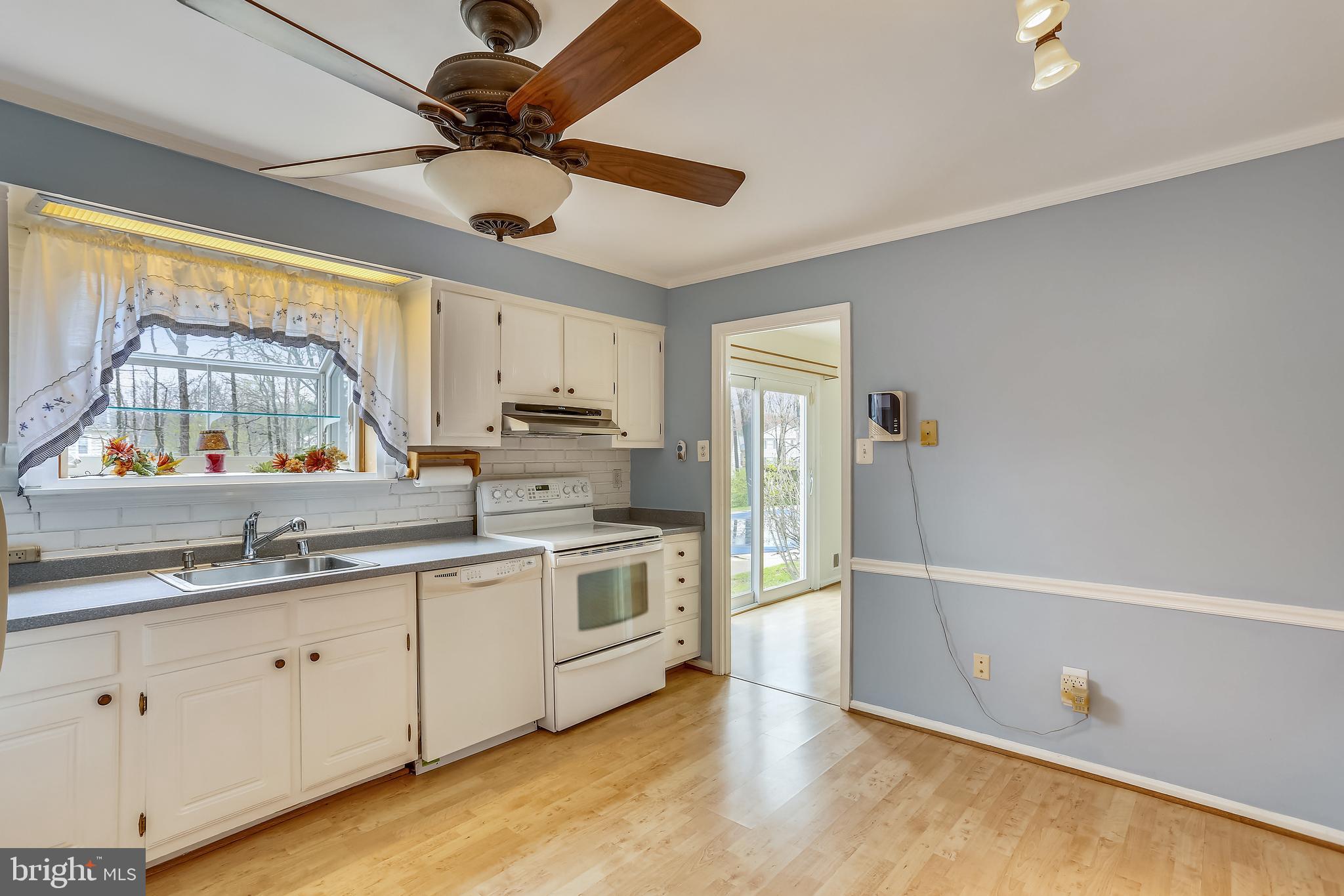 11814 Randy Lane Laurel, MD 20708 - Photo 3 of 27 Kitchen