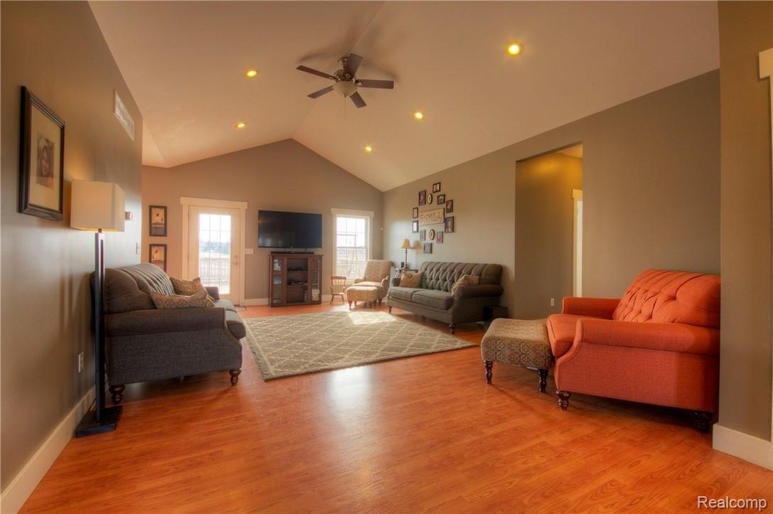 7326 Green Road Fenton, MI 48430 - Photo 11 of 42 930A6121_2_3.jpg
