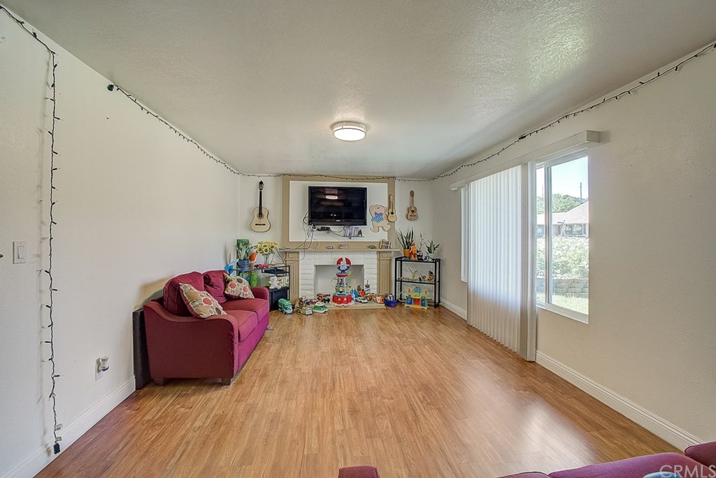 24700 Fourl Road Newhall, CA 91321 - Photo 13 of 59 Gallery Image 13