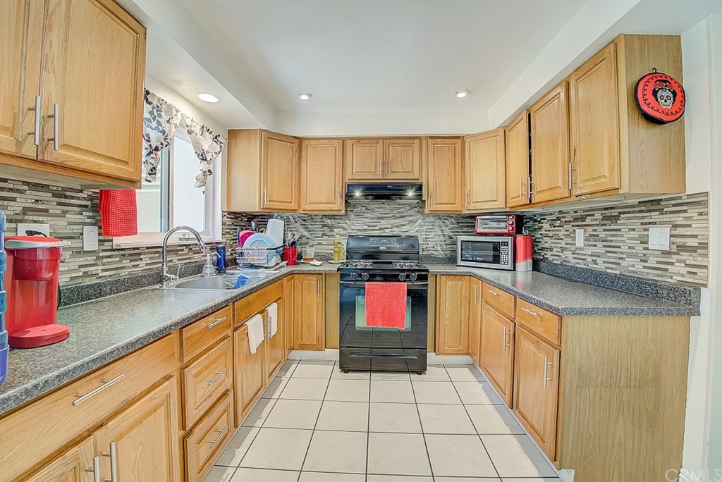 24700 Fourl Road Newhall, CA 91321 - Photo 21 of 59 Gallery Image 21