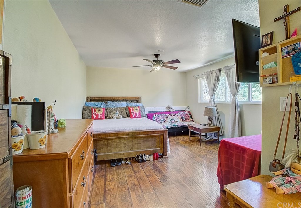 24700 Fourl Road Newhall, CA 91321 - Photo 30 of 59 Gallery Image 30