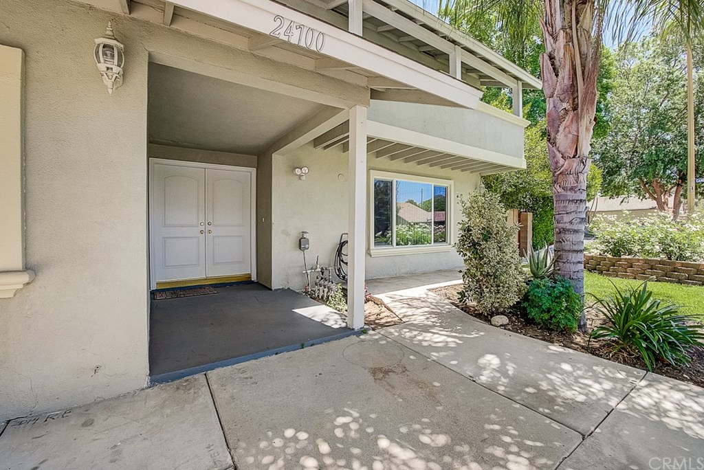 24700 Fourl Road Newhall, CA 91321 - Photo 4 of 59 Gallery Image 4