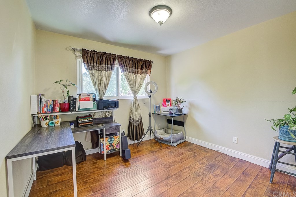 24700 Fourl Road Newhall, CA 91321 - Photo 41 of 59 Gallery Image 41