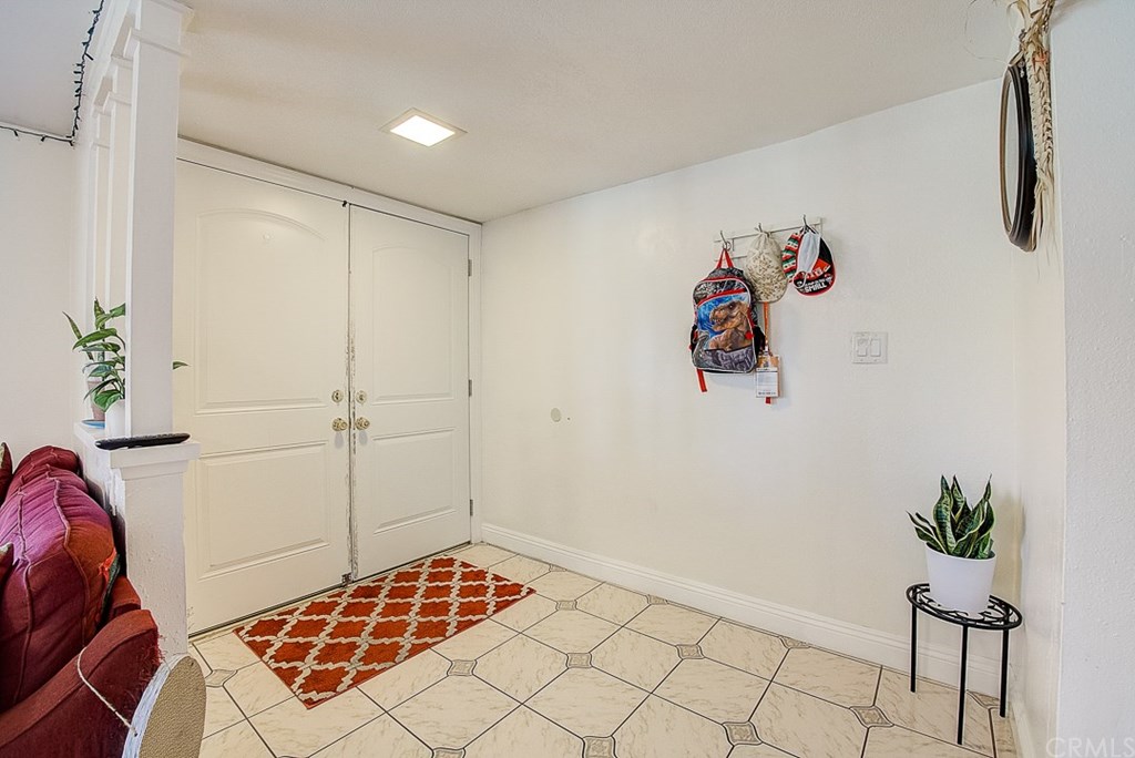 24700 Fourl Road Newhall, CA 91321 - Photo 6 of 59 Gallery Image 6
