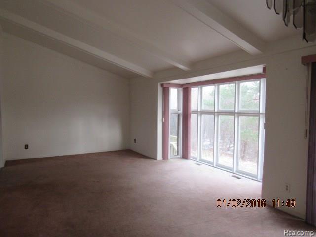20542 Gill Road Livonia, MI 48152 - Photo 6 of 25 093.JPG