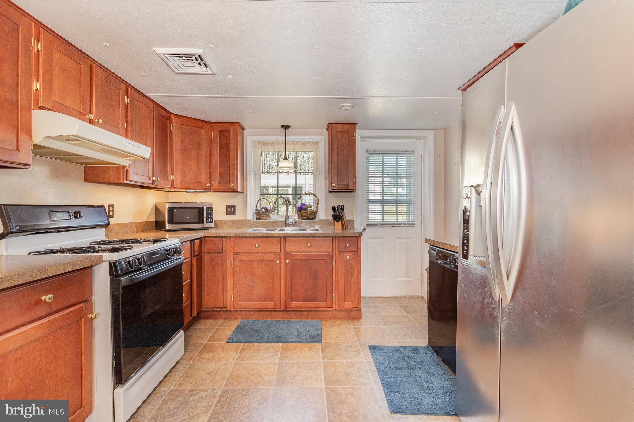 422 Oak Hollow Road Red Lion, PA 17356 - Photo 4 of 37 Gallery Image 4