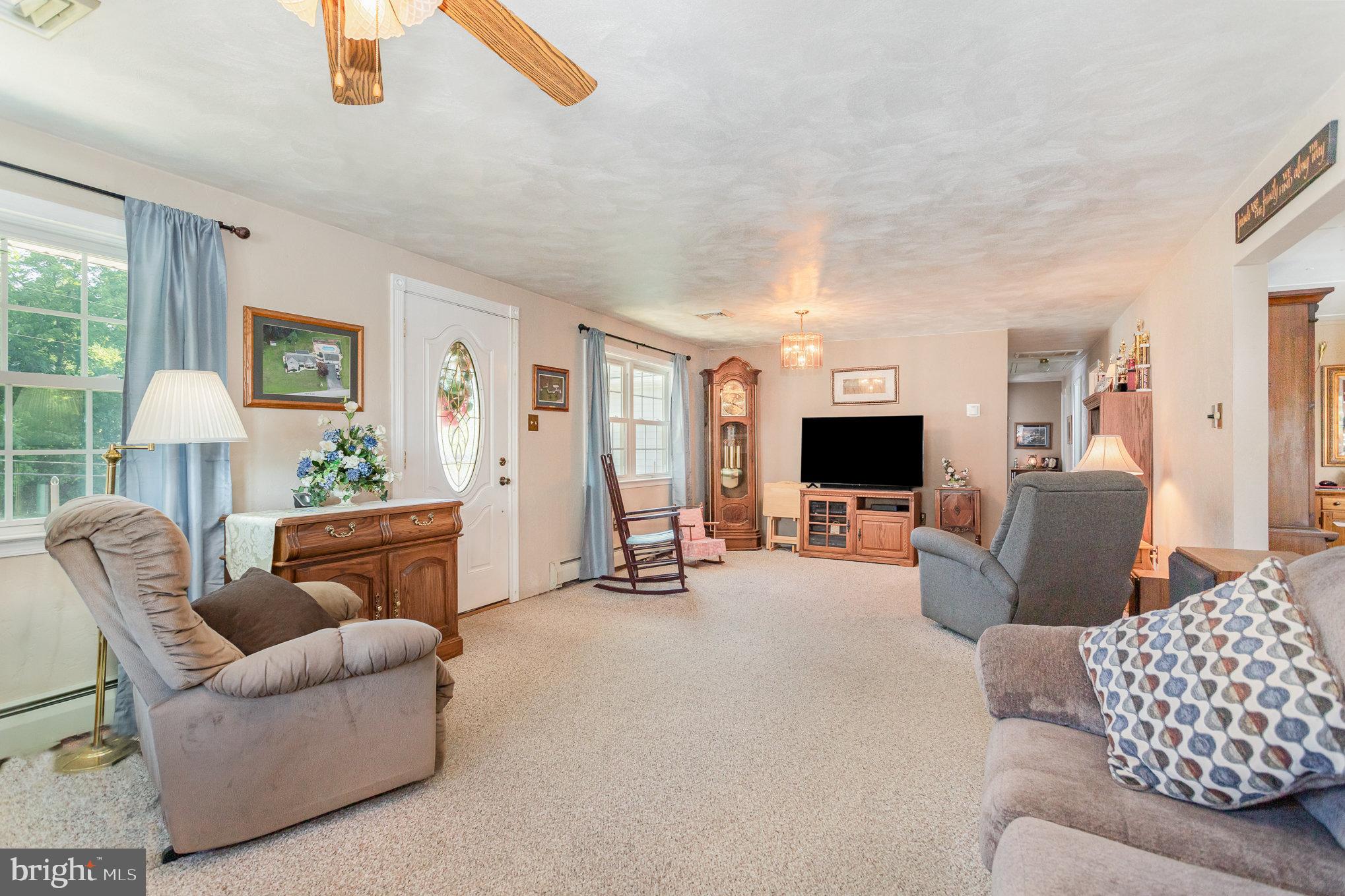 422 Oak Hollow Road Red Lion, PA 17356 - Photo 8 of 37 Gallery Image 8