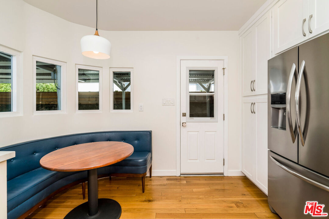 1215 North Avon Street Burbank, CA 91505 - Photo 11 of 37 a view of livingroom with furniture