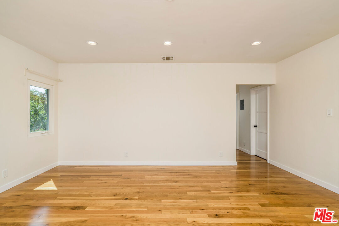 1215 North Avon Street Burbank, CA 91505 - Photo 8 of 37 a view of an empty room