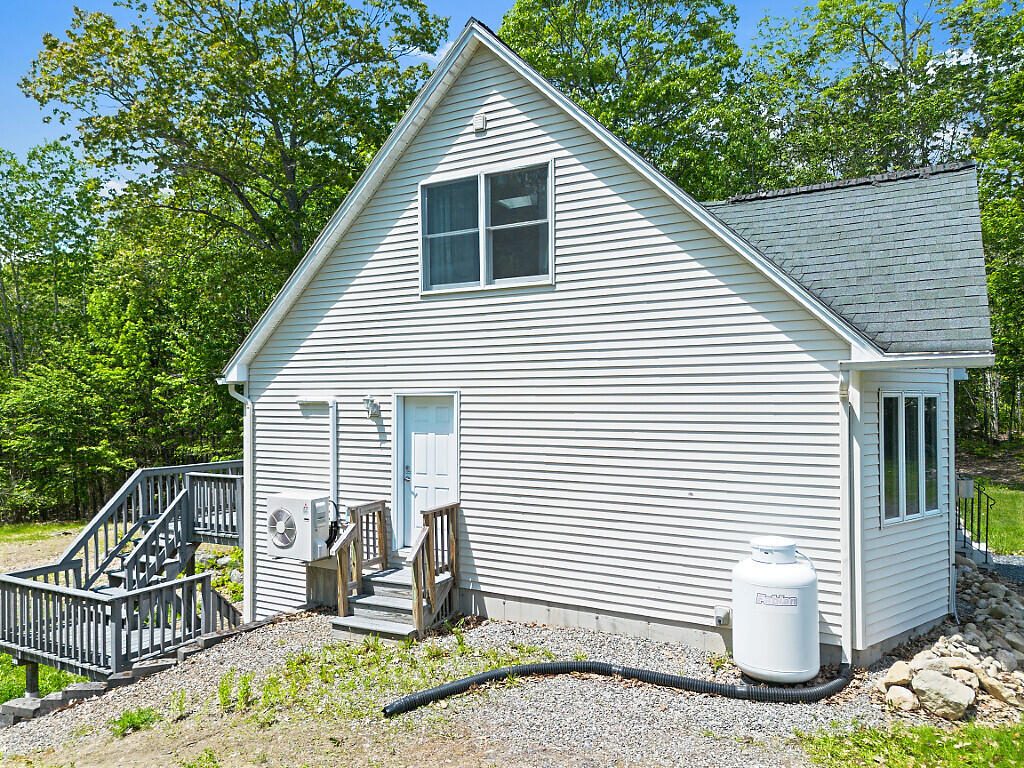 476 Smithfield Road Oakland, ME 04963 - Photo 5 of 40 Side entrance