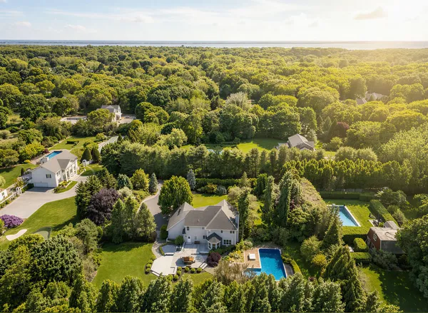 $2,495,000 | 196 South Country Road, Remsenburg, NY 11960