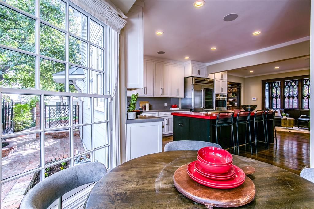 2916 Sale Street Dallas, TX 75219 - Photo 5 of 40