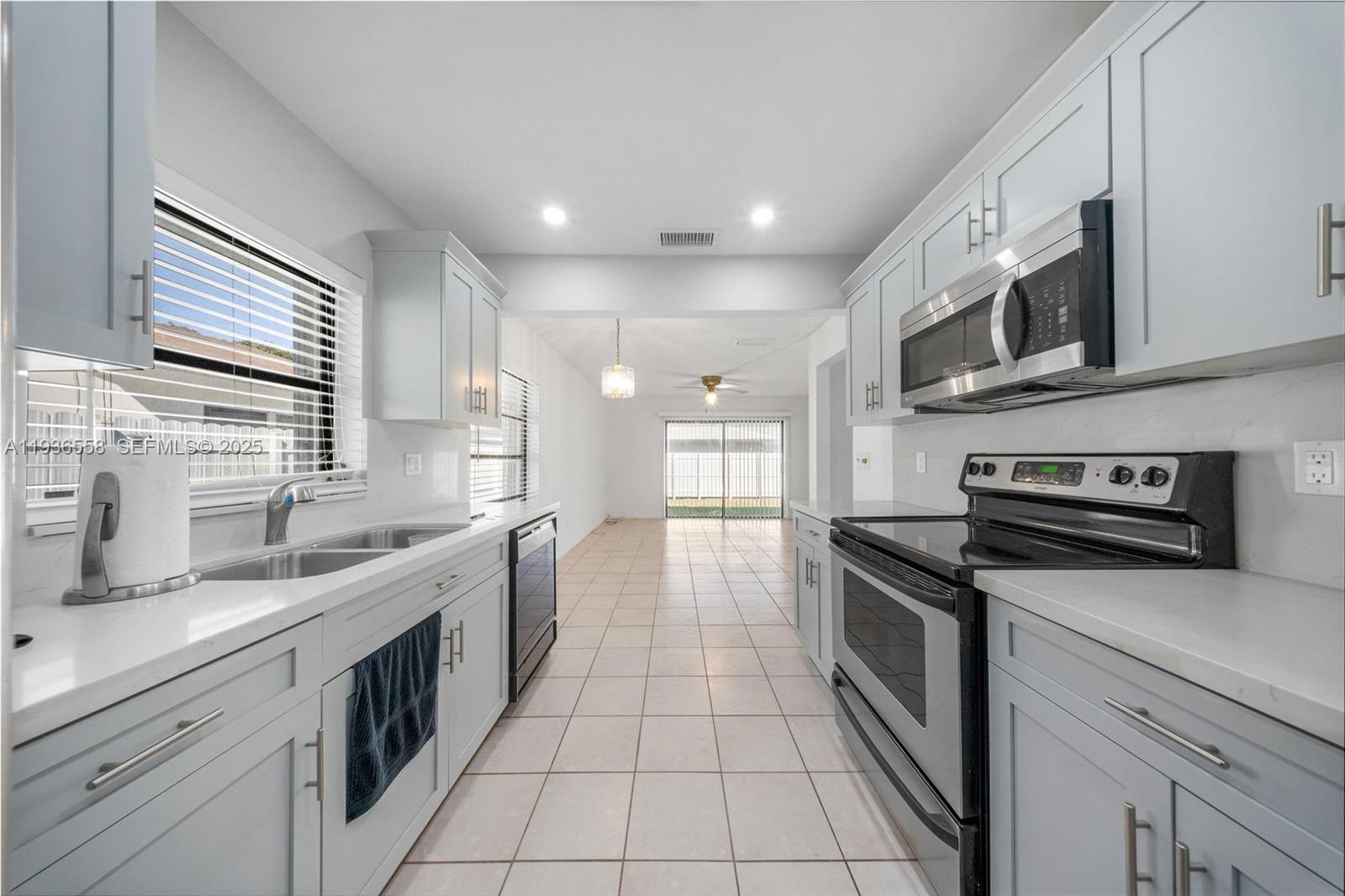 14065 Southwest 48th Terrace Miami, FL 33175 - Photo 6 of 30