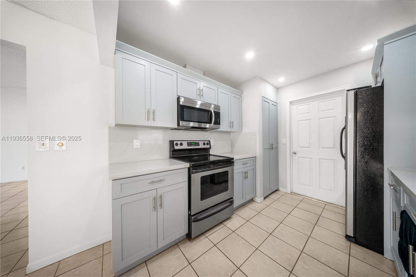 14065 Southwest 48th Terrace Miami, FL 33175 - Photo 8 of 30