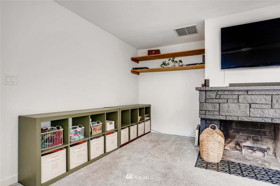 9927 232nd Street Southwest Edmonds, WA 98020 - Photo 14 of 28 Gallery Image 14
