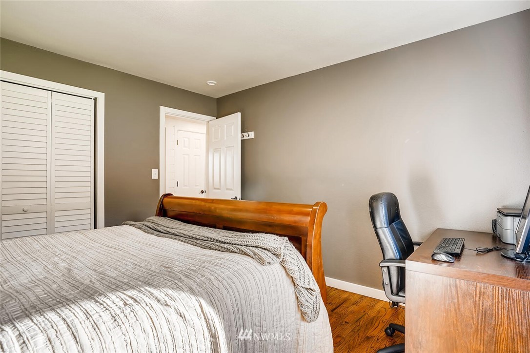 9927 232nd Street Southwest Edmonds, WA 98020 - Photo 18 of 28 Gallery Image 18