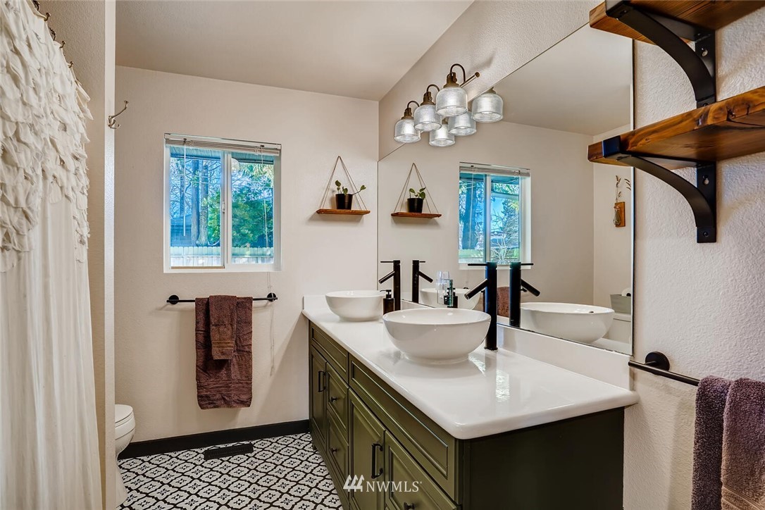 9927 232nd Street Southwest Edmonds, WA 98020 - Photo 22 of 28 Gallery Image 22