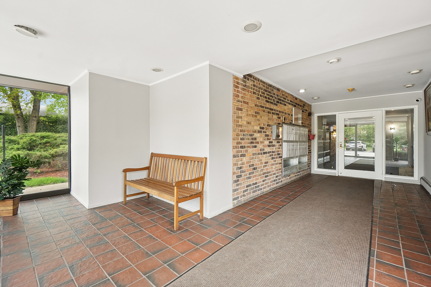 940 East Old Willow Road, Unit 307 Prospect Heights, IL 60070 - Photo 3 of 15