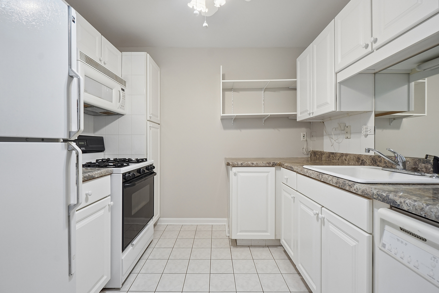 940 East Old Willow Road, Unit 307 Prospect Heights, IL 60070 - Photo 8 of 15