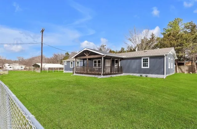 $289,900 | 583 Hillcrest Circle, Gordonville, TX 76245