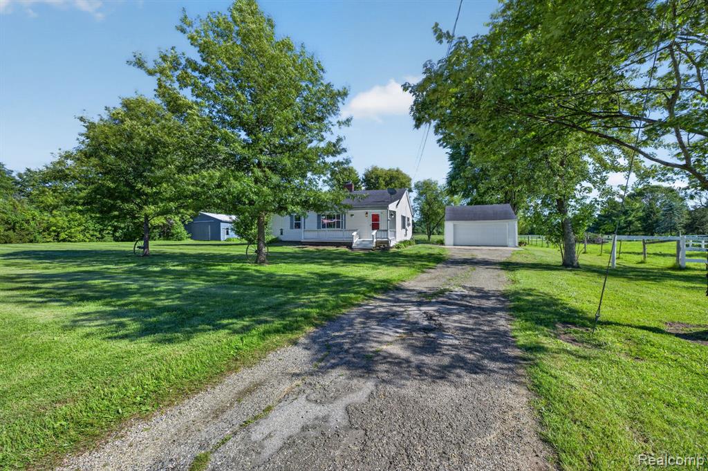 7077 West Frances Road Flushing, MI 48433 - Photo 6 of 50