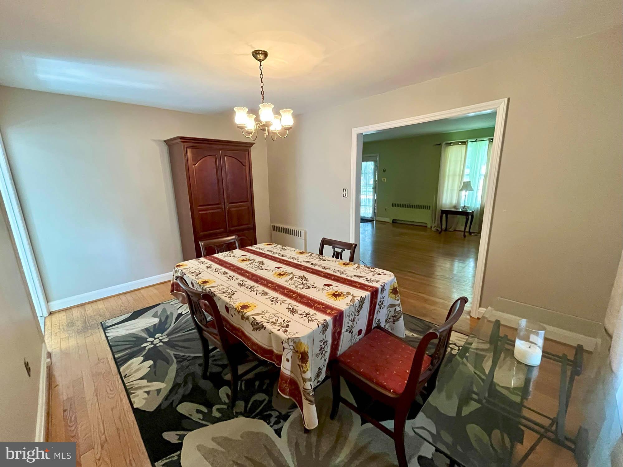 19 Dunmore Road Baltimore, MD 21228 - Photo 4 of 15