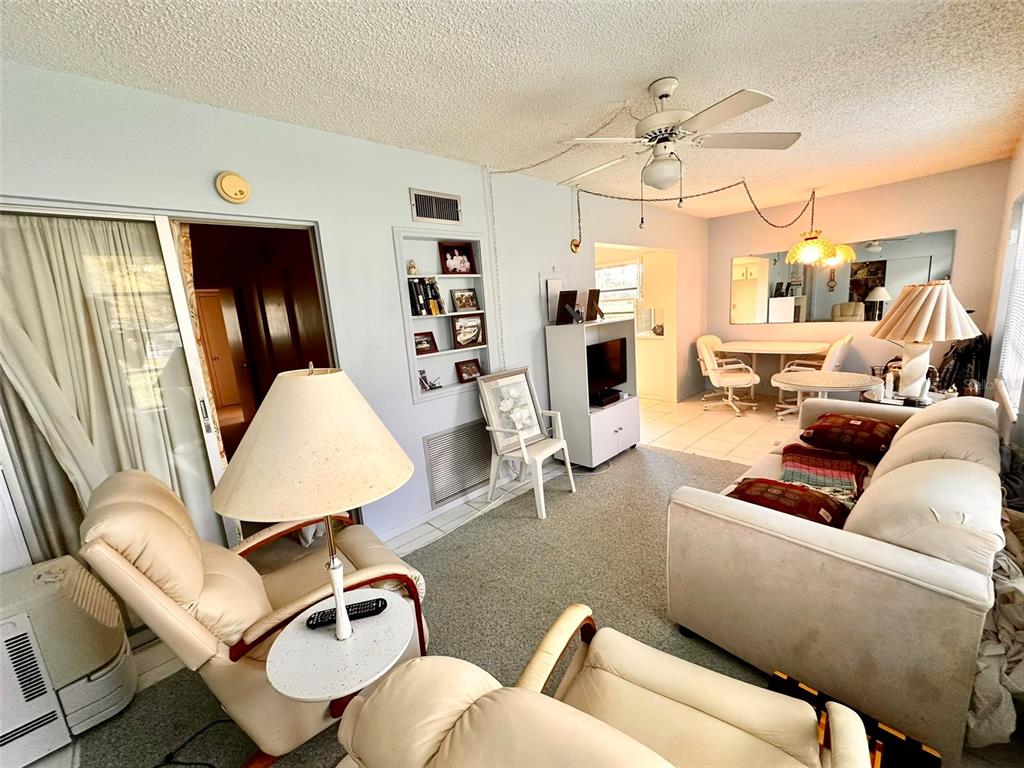 2404 Florentine Way, Unit 2 Clearwater, FL 33763 - Photo 19 of 37 a living room with furniture