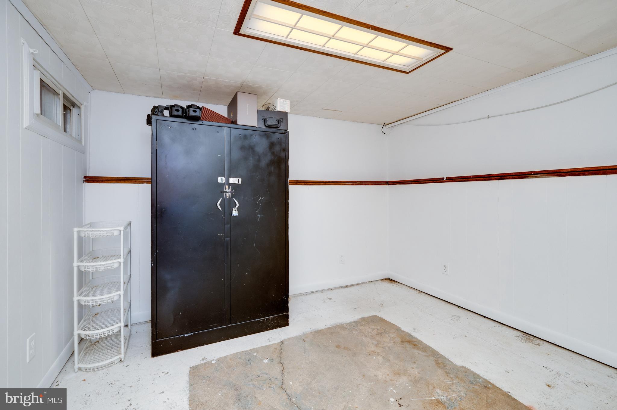 817 Philadelphia Avenue Reading, PA 19607 - Photo 16 of 20 a view of entryway