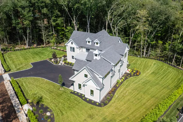 $2,375,000 | 132 Summer Hill Road, Madison, CT 06443