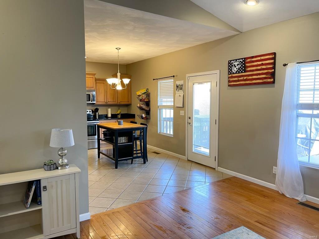556 Longhi Road Collinsville, IL 62234 - Photo 3 of 12