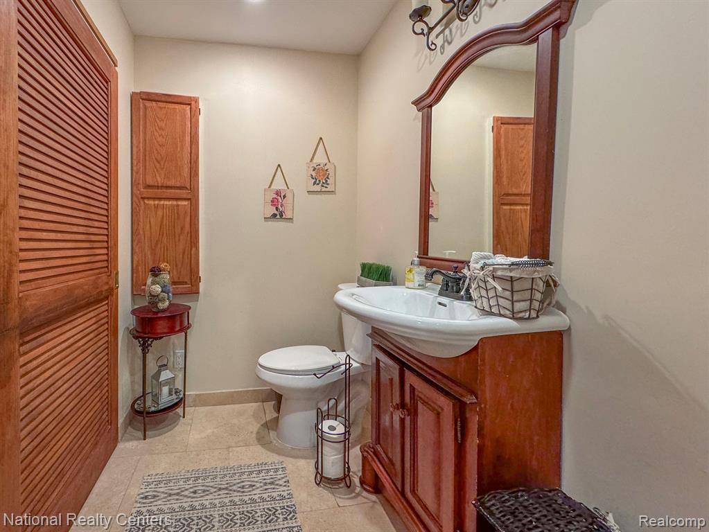7030 Commerce Road West Bloomfield, MI 48324 - Photo 13 of 32