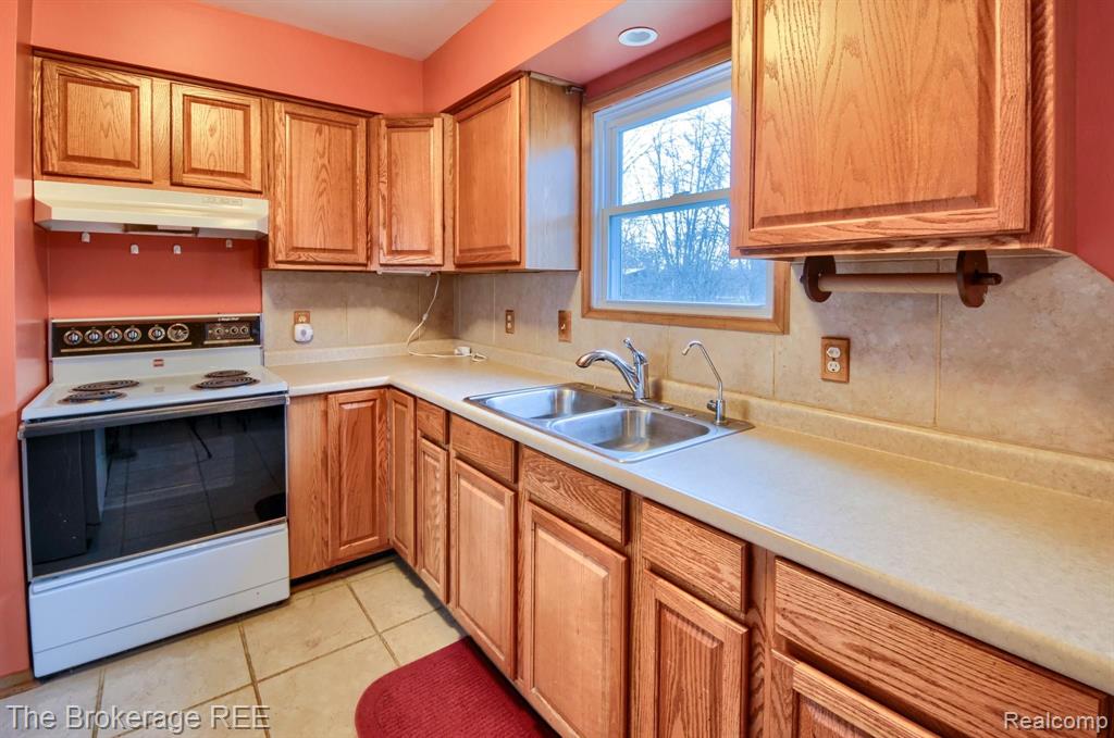 1228 West Stanley Road Mount Morris, MI 48458 - Photo 7 of 23