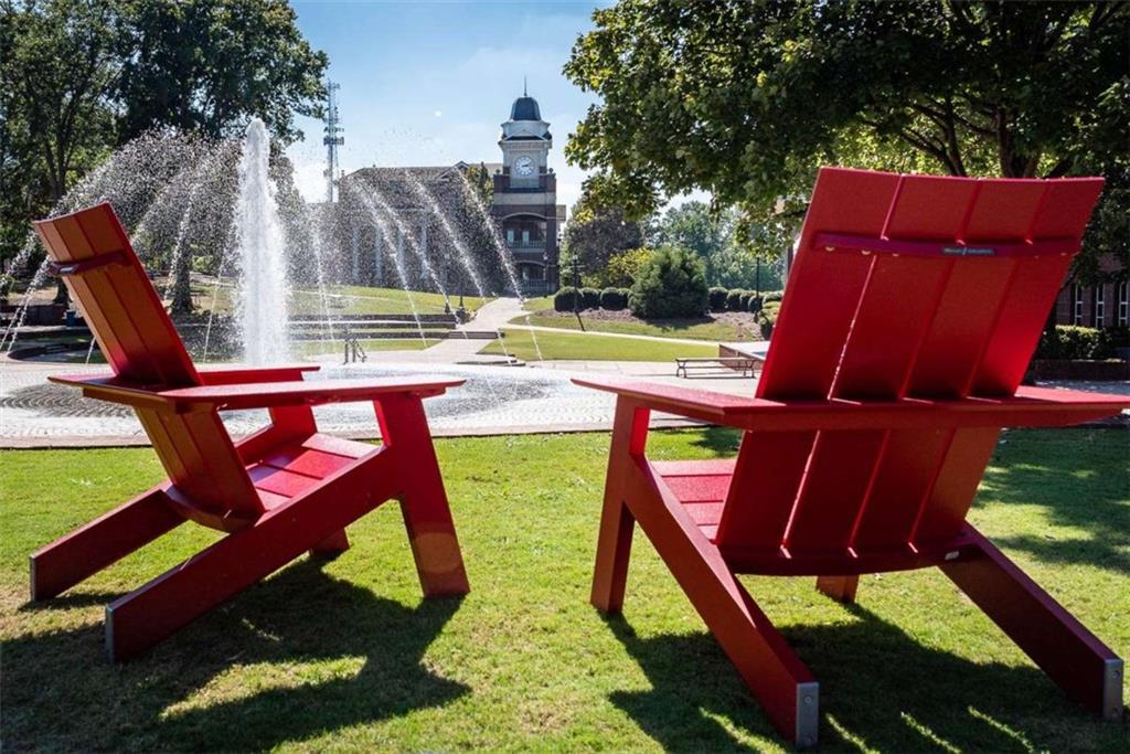 4025 Ivy Run Circle Duluth, GA 30096 - Photo 34 of 34 an outdoor sitting area with chairs