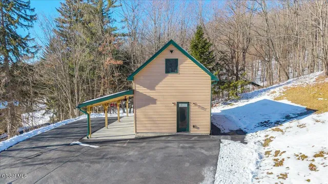 $249,900 | 271 Bald Mountain Road, Brunswick, NY 12180