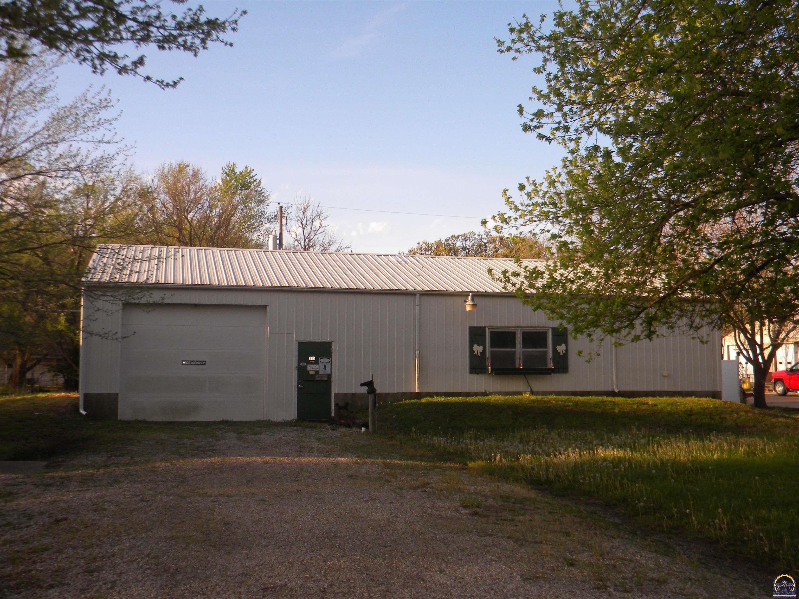 313 West 7th Street Lebo, KS 66856 - Photo 2 of 19