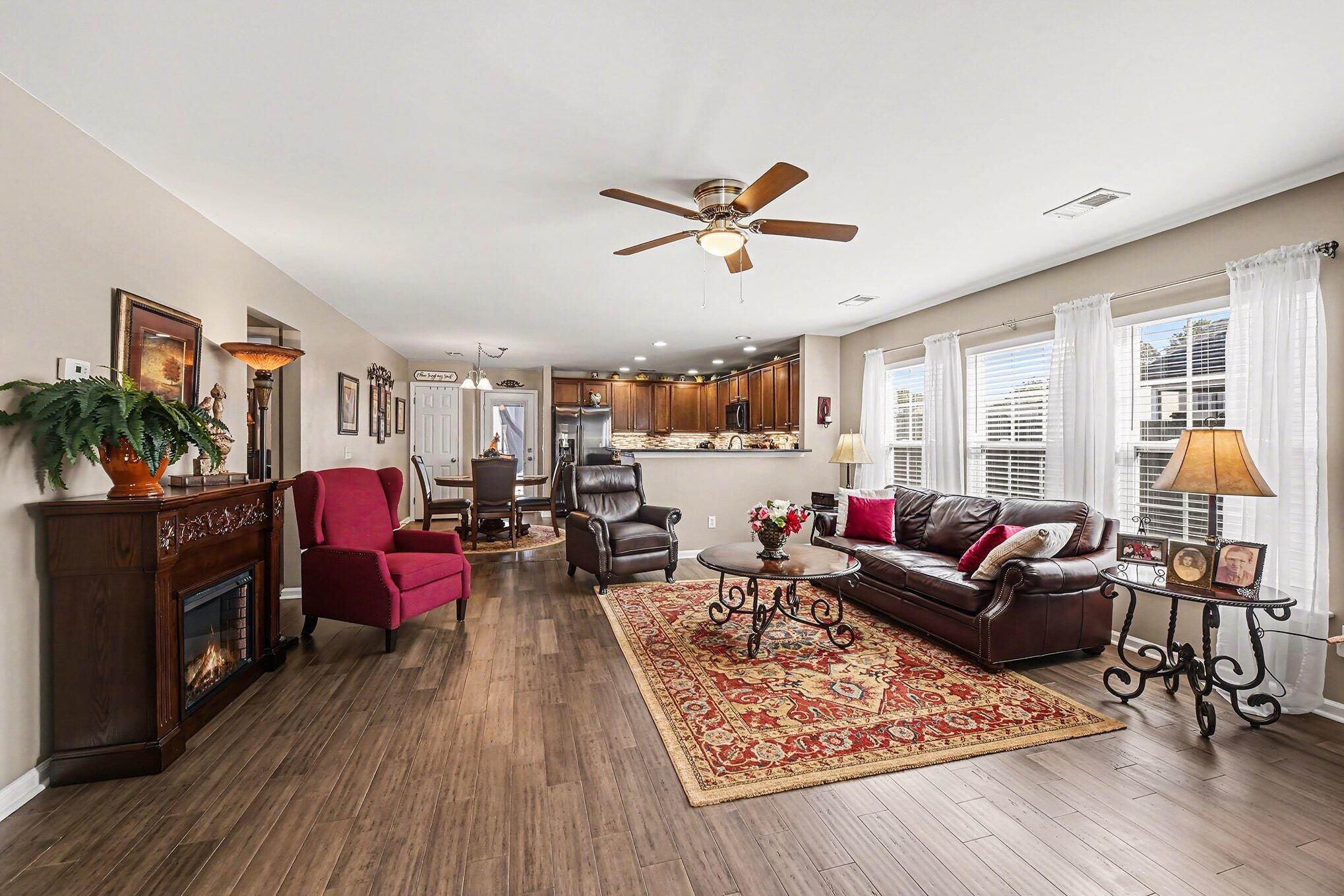 1106 Flyway Road Summerville, SC 29483 - Photo 8 of 35 008_file_8553