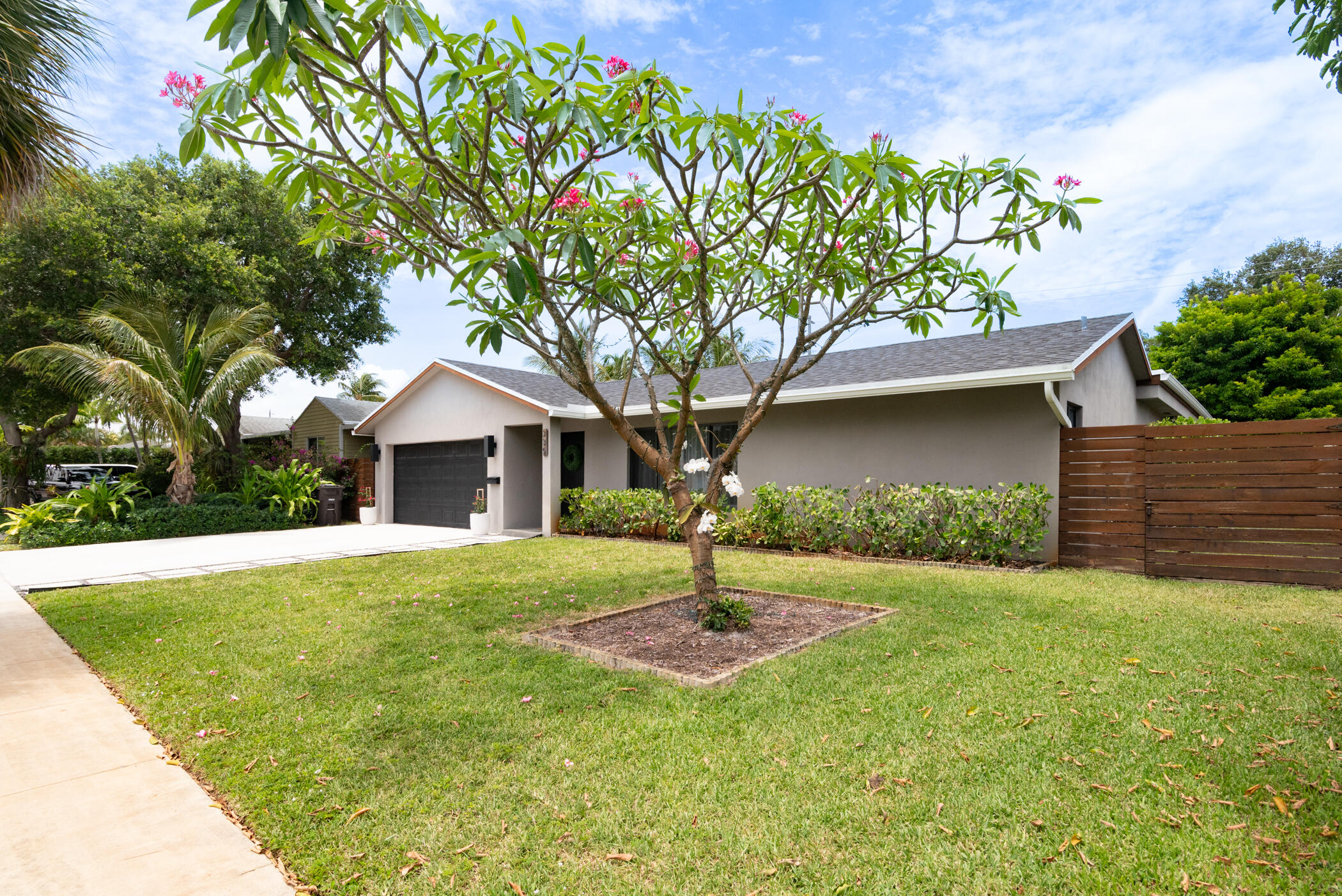 335 Franklin Road West Palm Beach, FL 33405 - Photo 4 of 44 © Clark-335 Franklin Dr-044