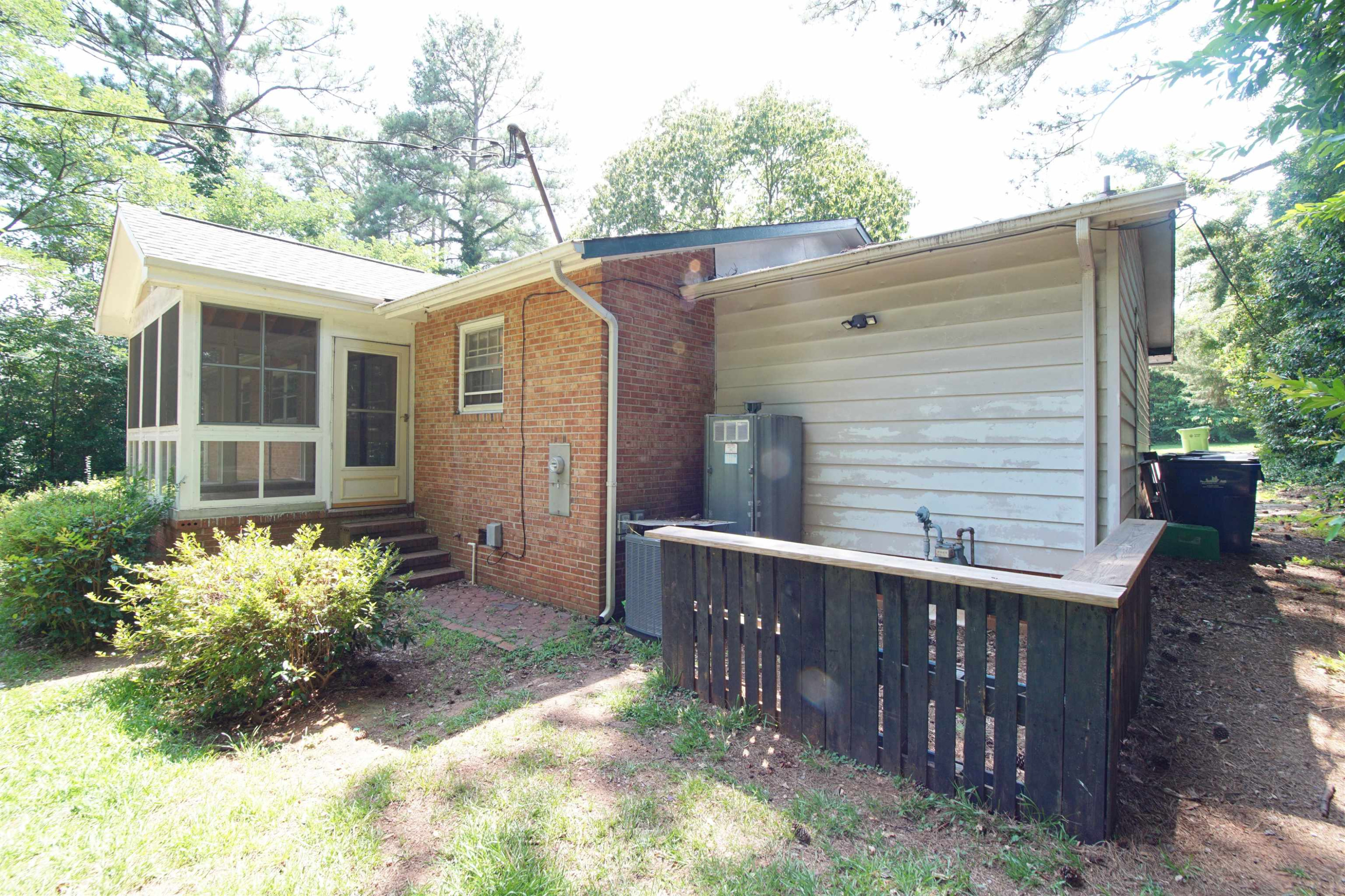 1729 Crest Road Raleigh, NC 27606 - Photo 18 of 21 Photo 18