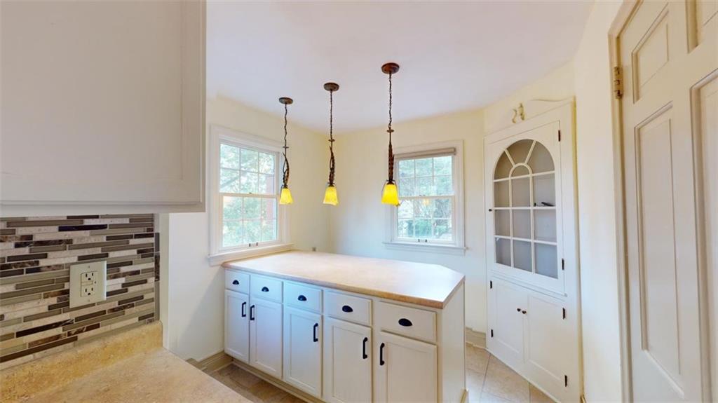 1030 Blackridge Road Pittsburgh, PA 15235 - Photo 17 of 42 Kitchen Nook