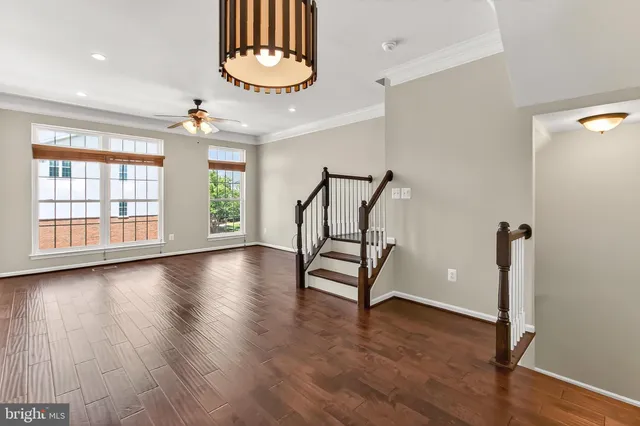 $2,800 | 42627 Homefront Terrace, Chantilly, VA 20152