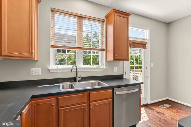 $2,800 | 42627 Homefront Terrace, Chantilly, VA 20152