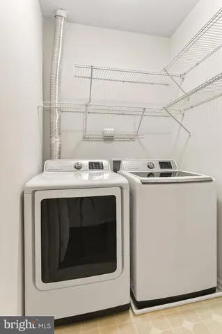 $2,800 | 42627 Homefront Terrace, Chantilly, VA 20152