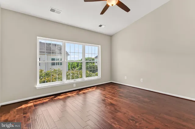 $2,800 | 42627 Homefront Terrace, Chantilly, VA 20152