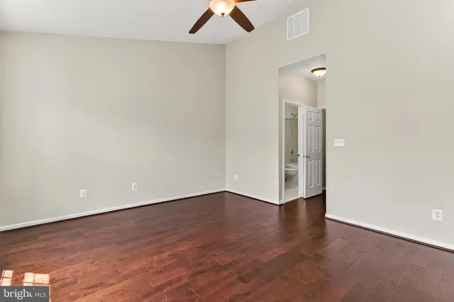 $2,800 | 42627 Homefront Terrace, Chantilly, VA 20152