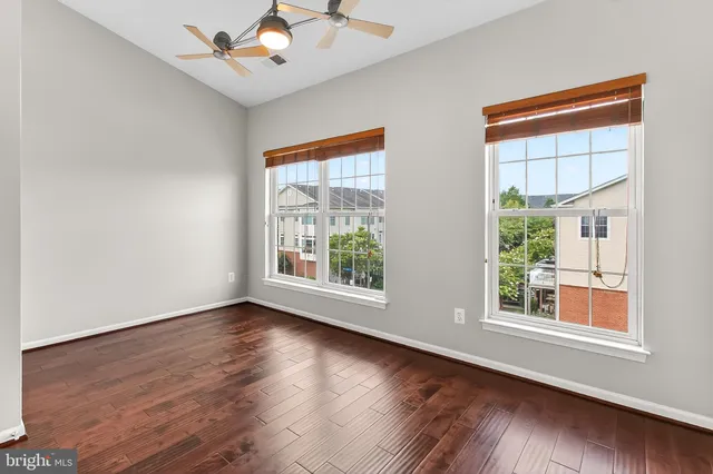 $2,800 | 42627 Homefront Terrace, Chantilly, VA 20152