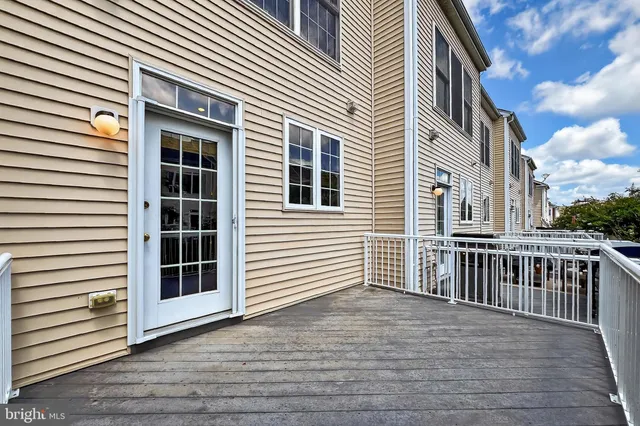 $2,800 | 42627 Homefront Terrace, Chantilly, VA 20152