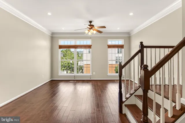 $2,800 | 42627 Homefront Terrace, Chantilly, VA 20152